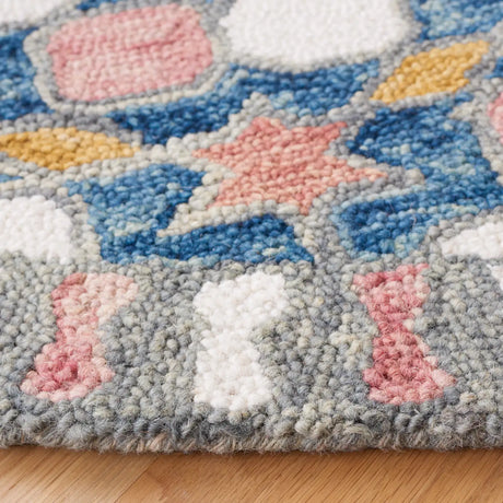 Safavieh Aspen 5'-0" x 5'-0" Rug in Grey / Pink
