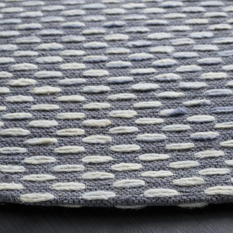 Safavieh Marbella 6'-0" x 6'-0" Rug in Grey / Beige