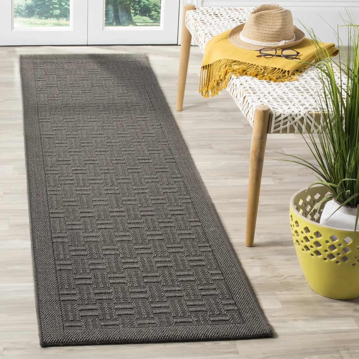 Safavieh Palm Beach 2'-0" x 8'-0" Rug in Ash