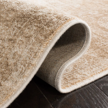 Safavieh Vintage 4'-0" x 5'-7" Rug in Creme