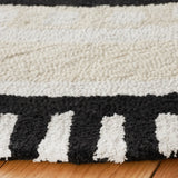 Safavieh Capri 6'-0" x 6'-0" Rug in Ivory / Beige