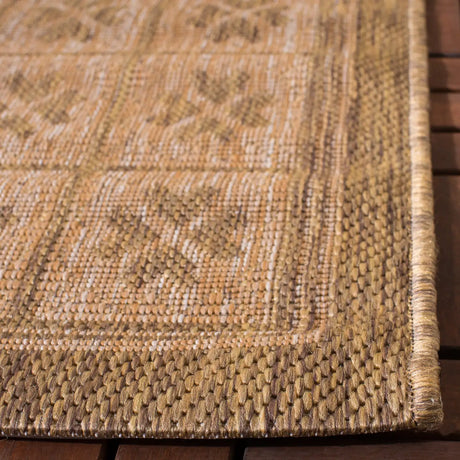 Safavieh Courtyard 4'-0" x 5'-7" Rug in Gold / Natural
