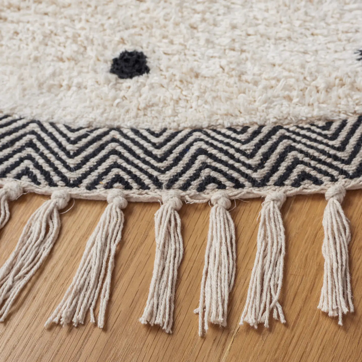 Safavieh Easy Care 3'-0" x 3'-0" Rug in Ivory / Black