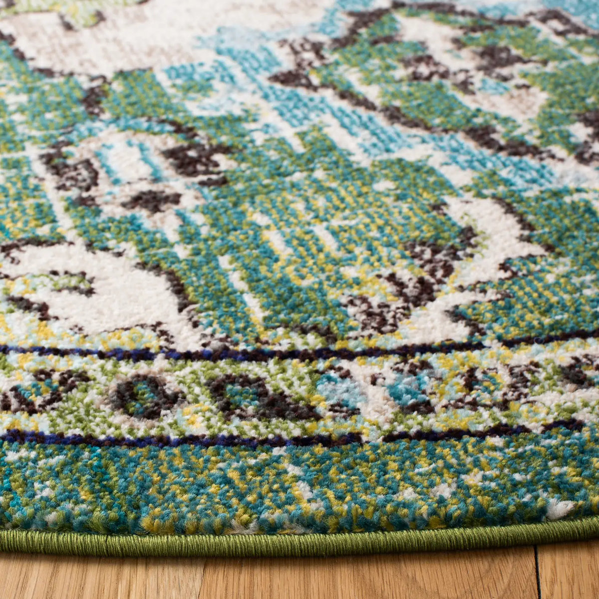 Safavieh Madison 5'-0" x 5'-0" Rug in Green / Light Blue