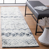 Safavieh Roslyn 2'-3" x 9'-0" Rug in Black / Ivory