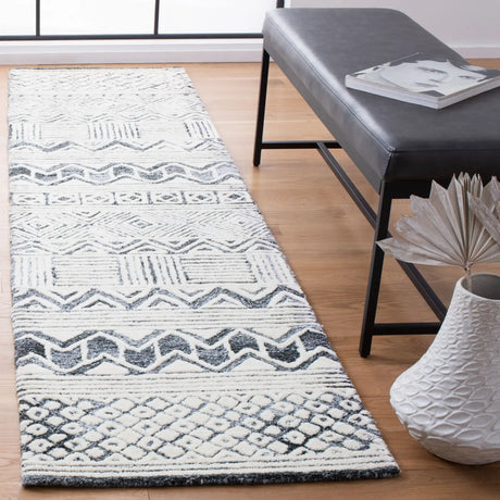 Safavieh Roslyn 2'-3" x 9'-0" Rug in Black / Ivory