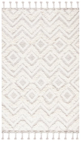 Safavieh Kenya 5'-0" x 8'-0" Rug in Ivory / Grey