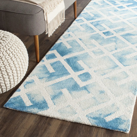 Safavieh Dip Dye 2'-3" x 10'-0" Rug in Blue / Ivory