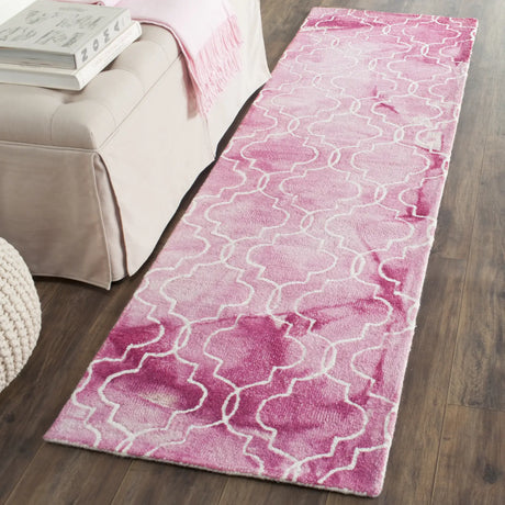 Safavieh Dip Dye 2'-3" x 6'-0" Rug in Rose / Ivory