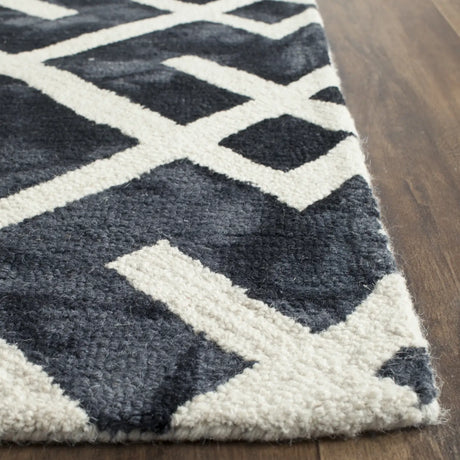 Safavieh Dip Dye 2'-3" x 8'-0" Rug in Graphite / Ivory