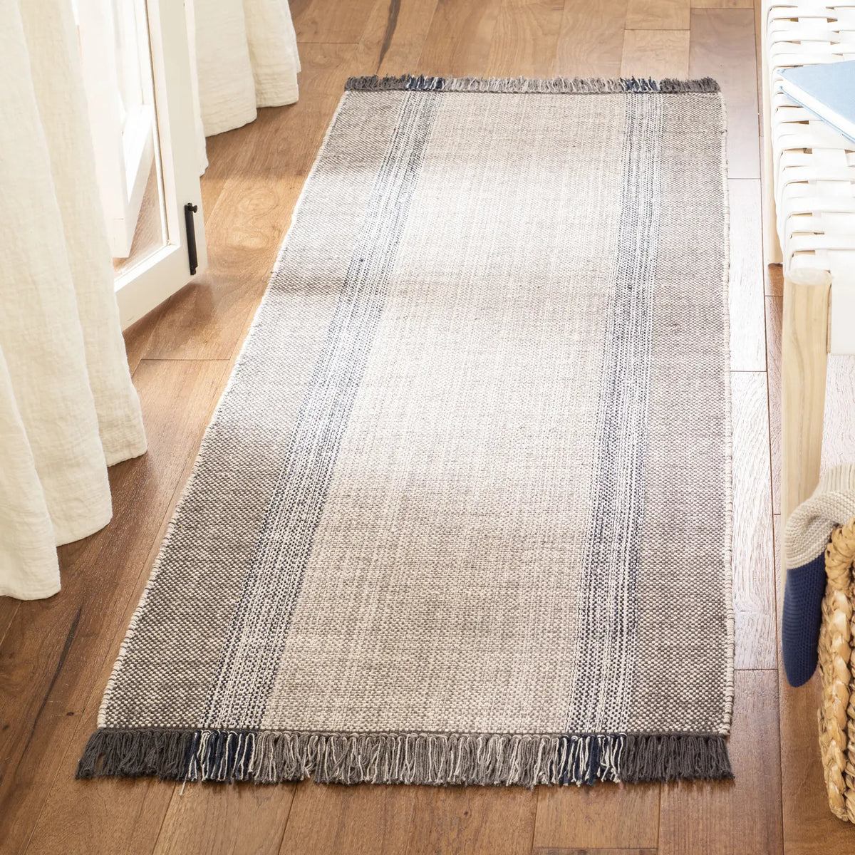 Safavieh Montauk 2'-3" x 10'-0" Rug in Blue / Grey