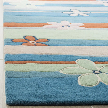 Safavieh Safavieh Kids 4'-0" x 6'-0" Rug in Blue / Multi