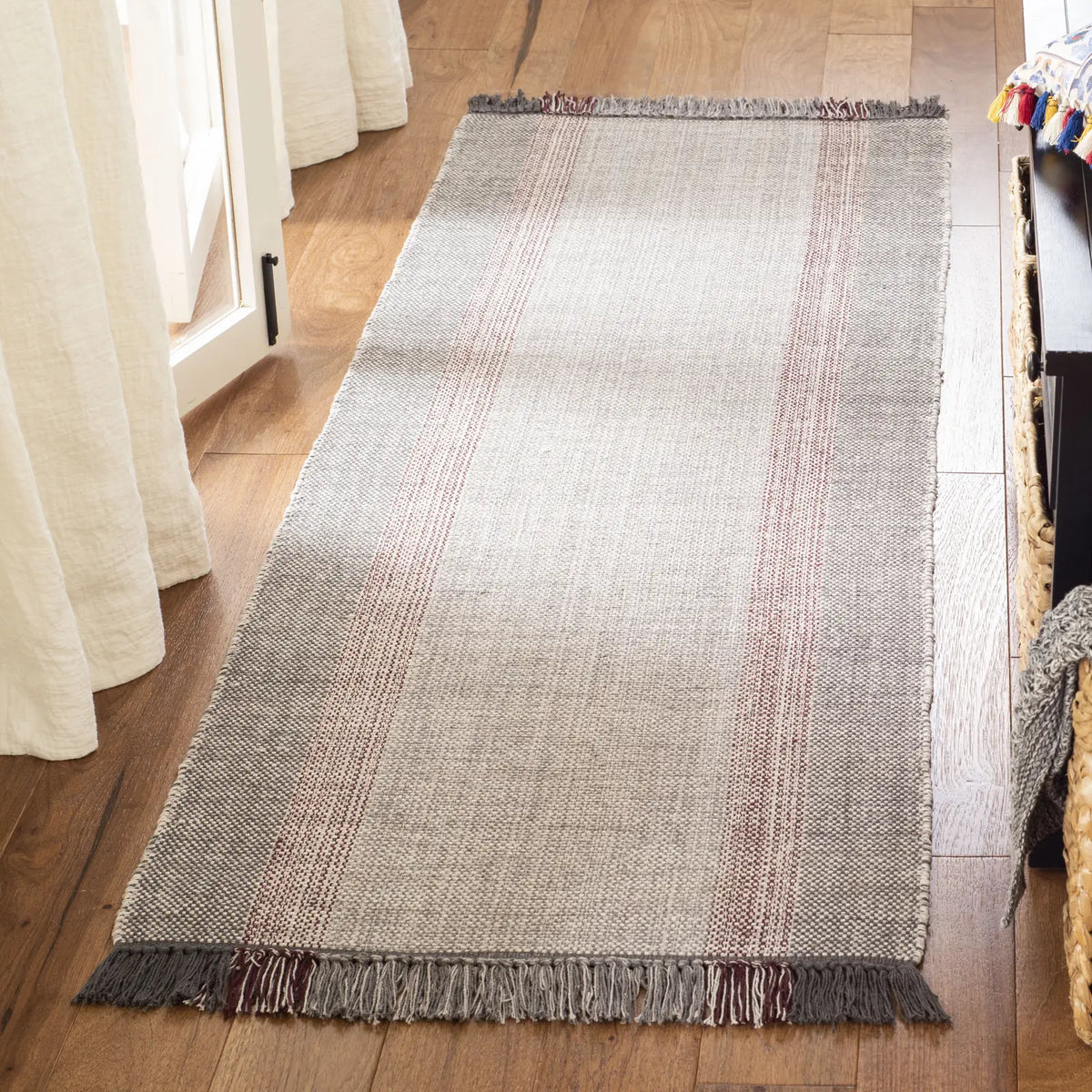 Safavieh Montauk 2'-3" x 7'-0" Rug in Wine / Grey