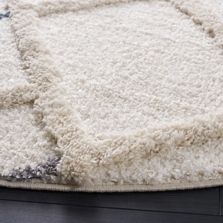 Safavieh Hi-Lo Shag 6'-7" x 6'-7" Rug in Light Beige / Beige