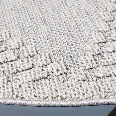 Safavieh Global 5'-3" x 5'-3" Rug in Grey / Light Grey