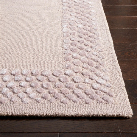 Safavieh Glamour 4'-0" x 6'-0" Rug in Beige
