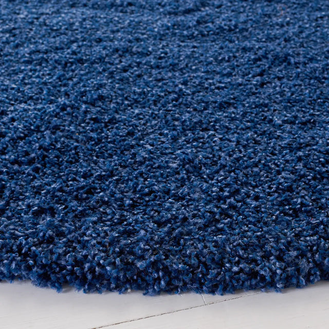 Safavieh Sgl-Laguna Shag 6'-7" x 6'-7" Rug in Blue