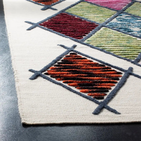 Safavieh Kenya 6'-0" x 9'-0" Rug in Ivory / Multi