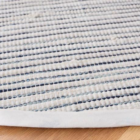 Safavieh Montauk 6'-0" x 6'-0" Rug in Navy / Ivory