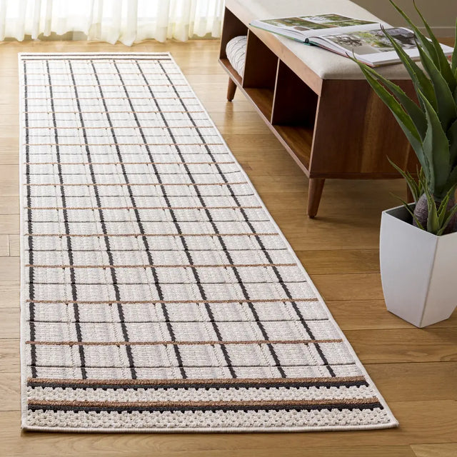 Safavieh Veranda 2'-2" x 9'-0" Rug in Ivory / Beige