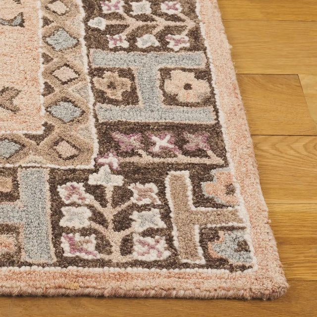 Safavieh Aspen 4'-0" x 6'-0" Rug in Beige / Grey