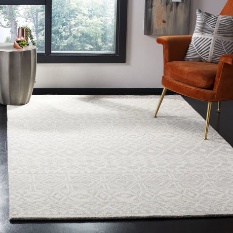 Safavieh Blossom 4'-0" x 6'-0" Rug in Silver / Ivory