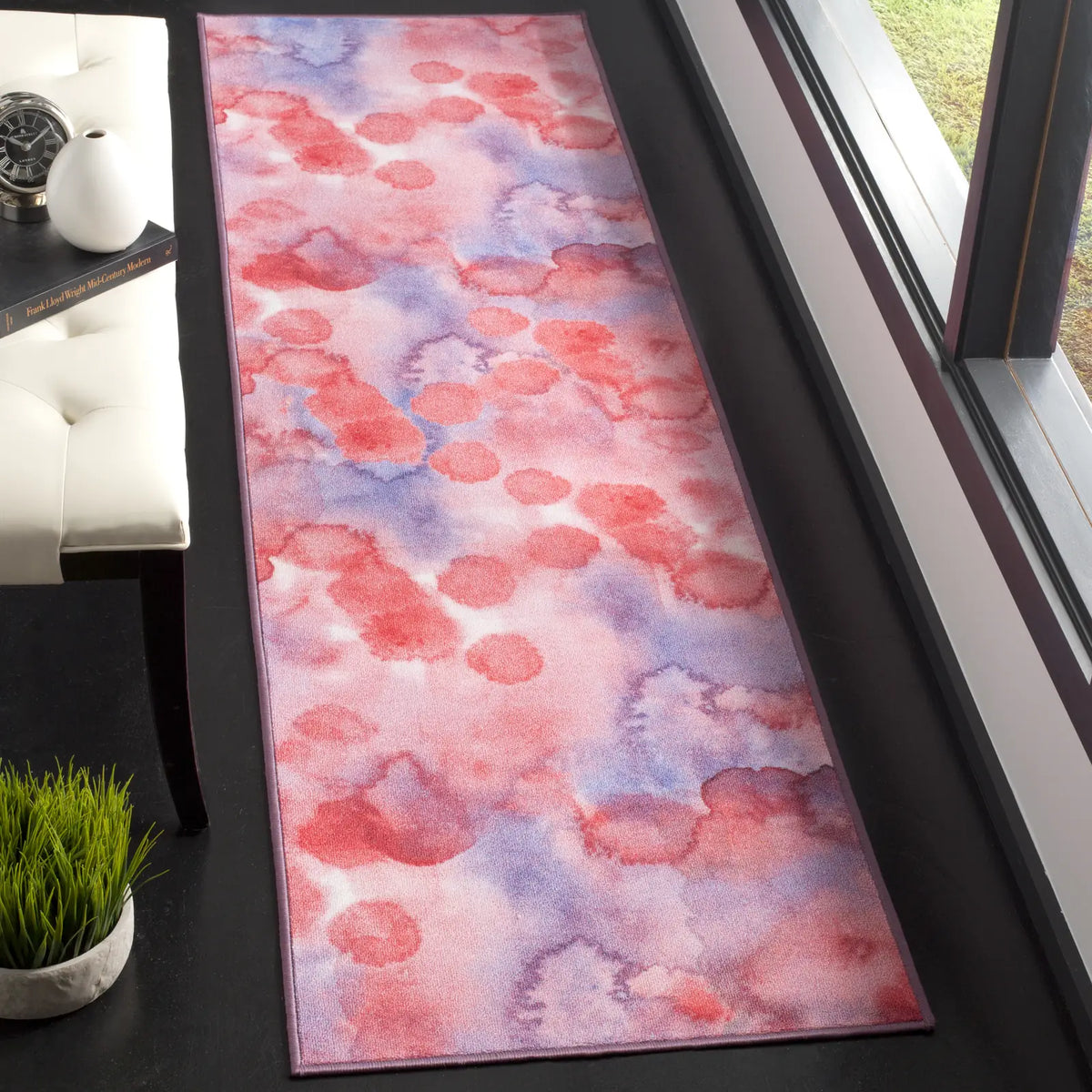 Safavieh Paint Brush 2'-2" x 8'-0" Rug in Fuchsia / Lavender
