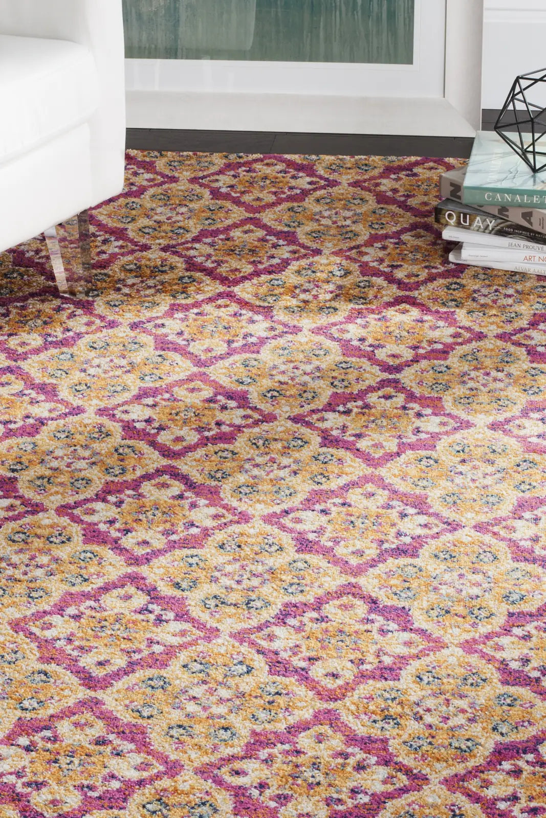 Safavieh Madison 4'-0" x 6'-0" Rug in Fuchsia / Gold