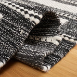 Safavieh Kilim 4'-0" x 6'-0" Rug in Black / Ivory