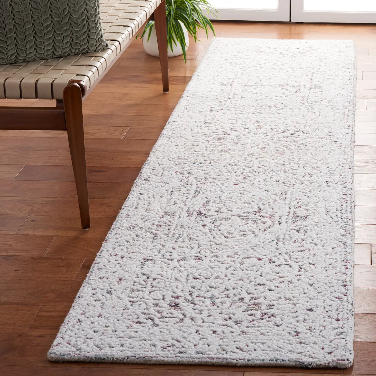 Safavieh Metro 2'-3" x 9'-0" Rug in Ivory / Red