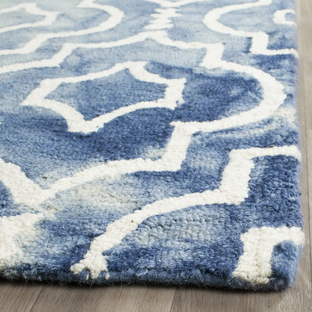 Safavieh Dip Dye 6'-0" x 9'-0" Rug in Blue / Ivory