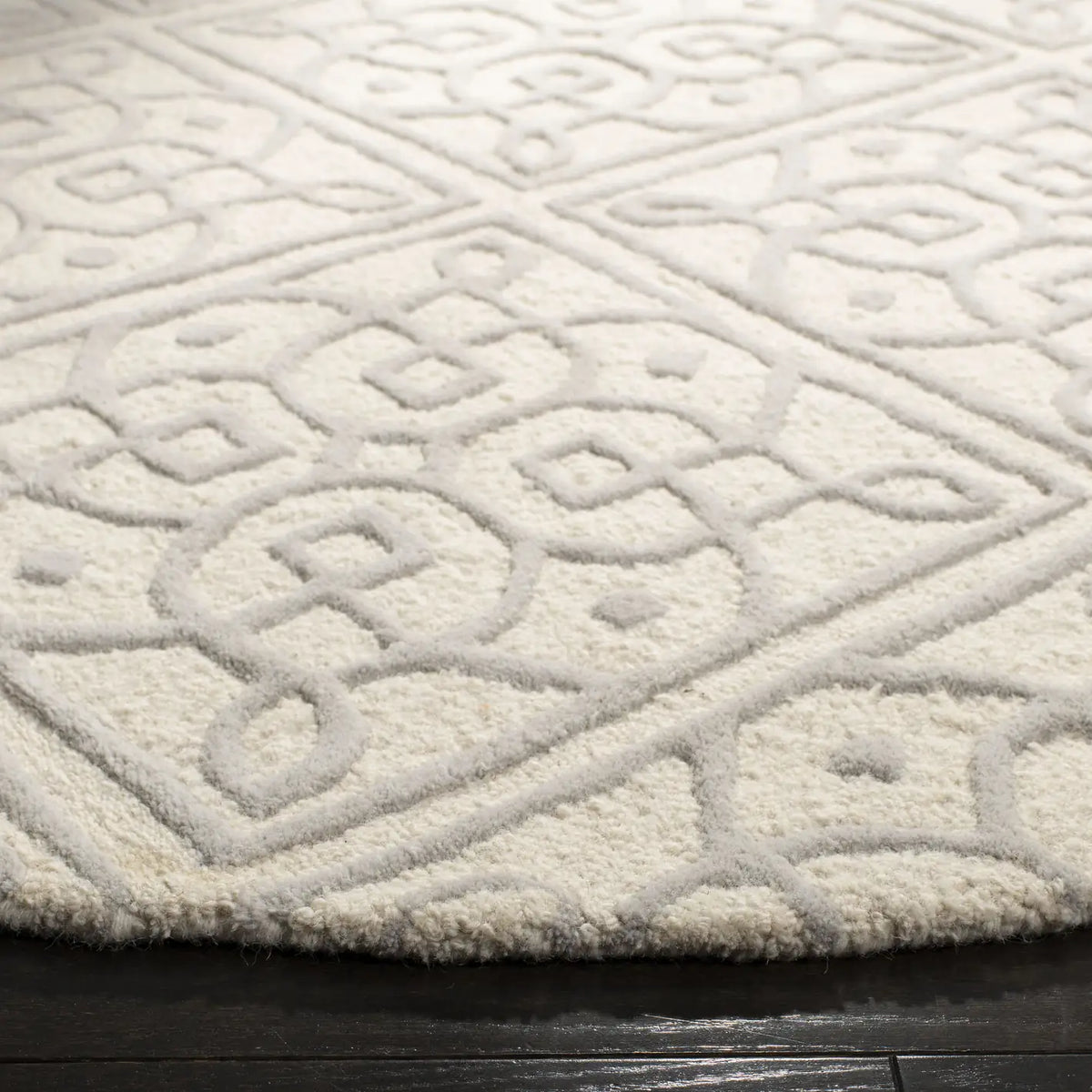 Safavieh Cambridge 6'-0" x 6'-0" Rug in Ivory / Grey