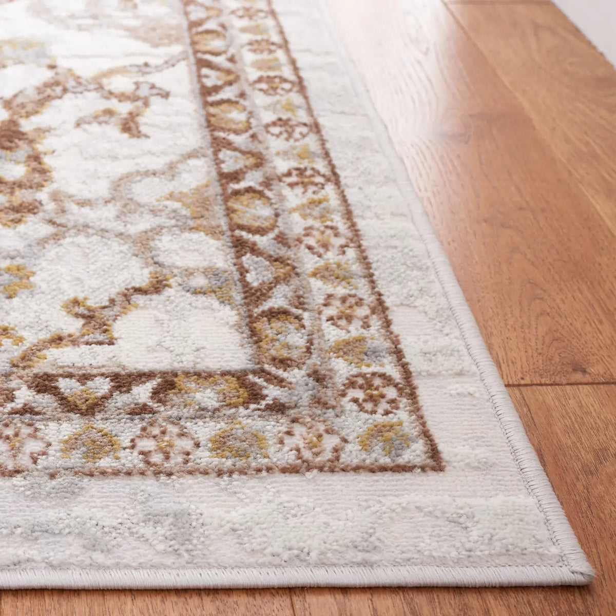 Safavieh Palma 4'-0" x 6'-0" Rug in Beige / Brown