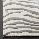 Safavieh Cambridge 5'-0" x 8'-0" Rug in Ivory / Dark Grey