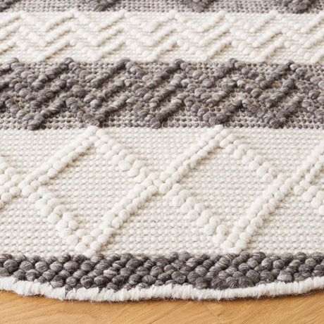 Safavieh Natura 6'-0" x 6'-0" Rug in Ivory / Grey