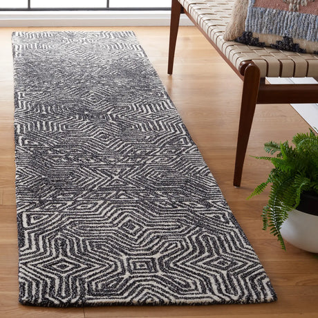 Safavieh Micro-Loop 2'-3" x 9'-0" Rug in Ivory / Black