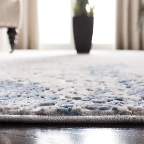 Safavieh Invista 4'-0" x 6'-0" Rug in Grey / Ivory