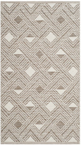 Safavieh Montauk 2'-3" x 3'-9" Rug in Beige / Ivory
