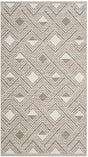 Safavieh Montauk 2'-3" x 3'-9" Rug in Beige / Ivory