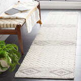 Safavieh Natura 2'-3" x 8'-0" Rug in Ivory / Black