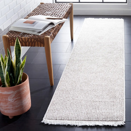 Safavieh Lotus 2'-0" x 8'-0" Rug in White