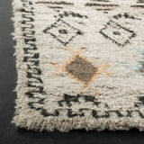 Safavieh Kenya 5'-0" x 8'-0" Rug in Natural / Multi