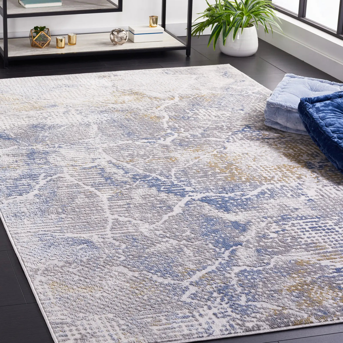 Safavieh Palma 4'-0" x 6'-0" Rug in Beige / Light Blue