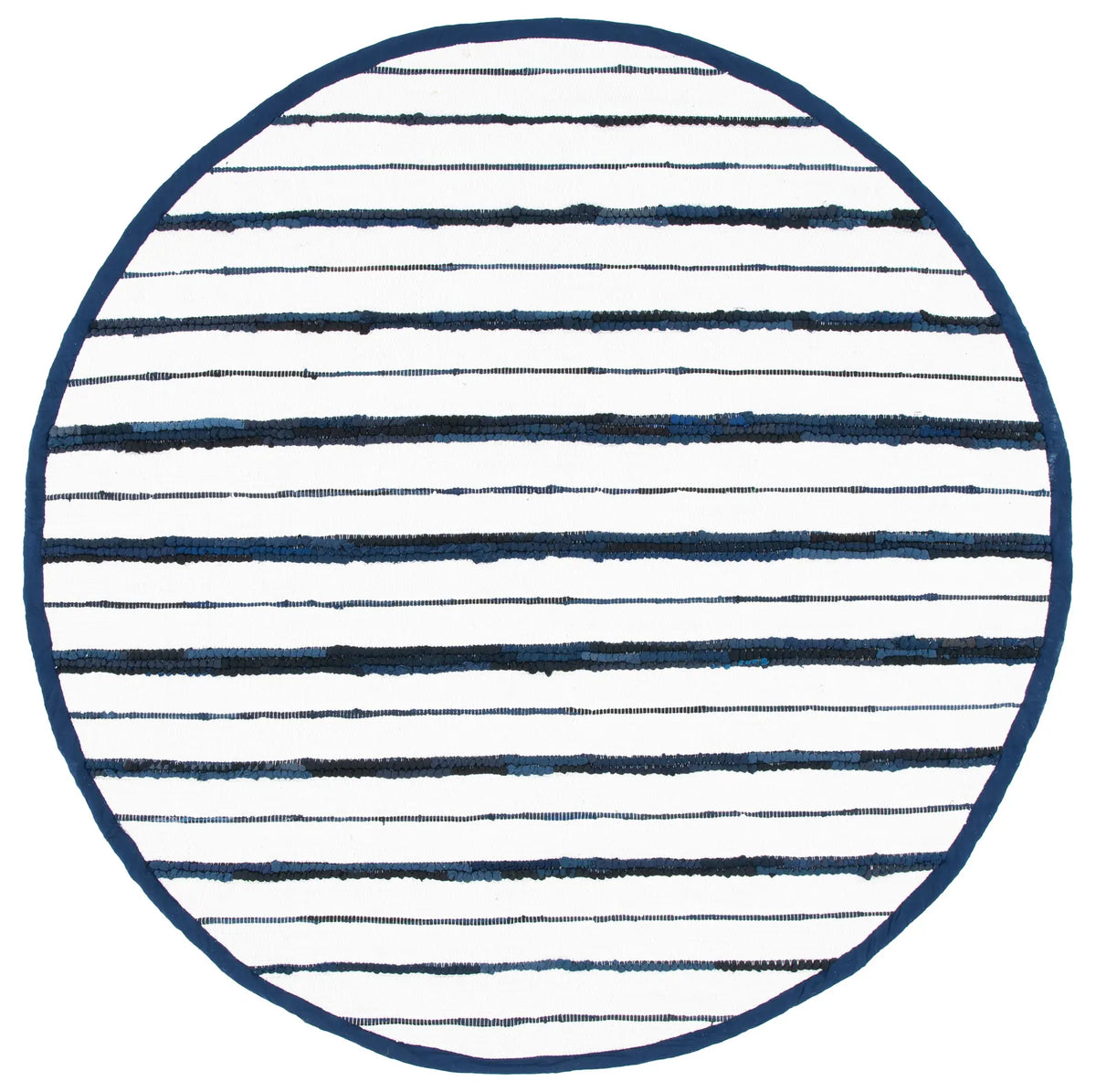 Safavieh Montauk 6'-0" x 6'-0" Rug in Navy / Ivory
