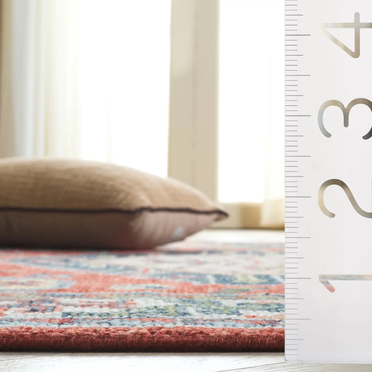 Safavieh Samarkand 6'-0" x 9'-0" Rug in Red / Beige