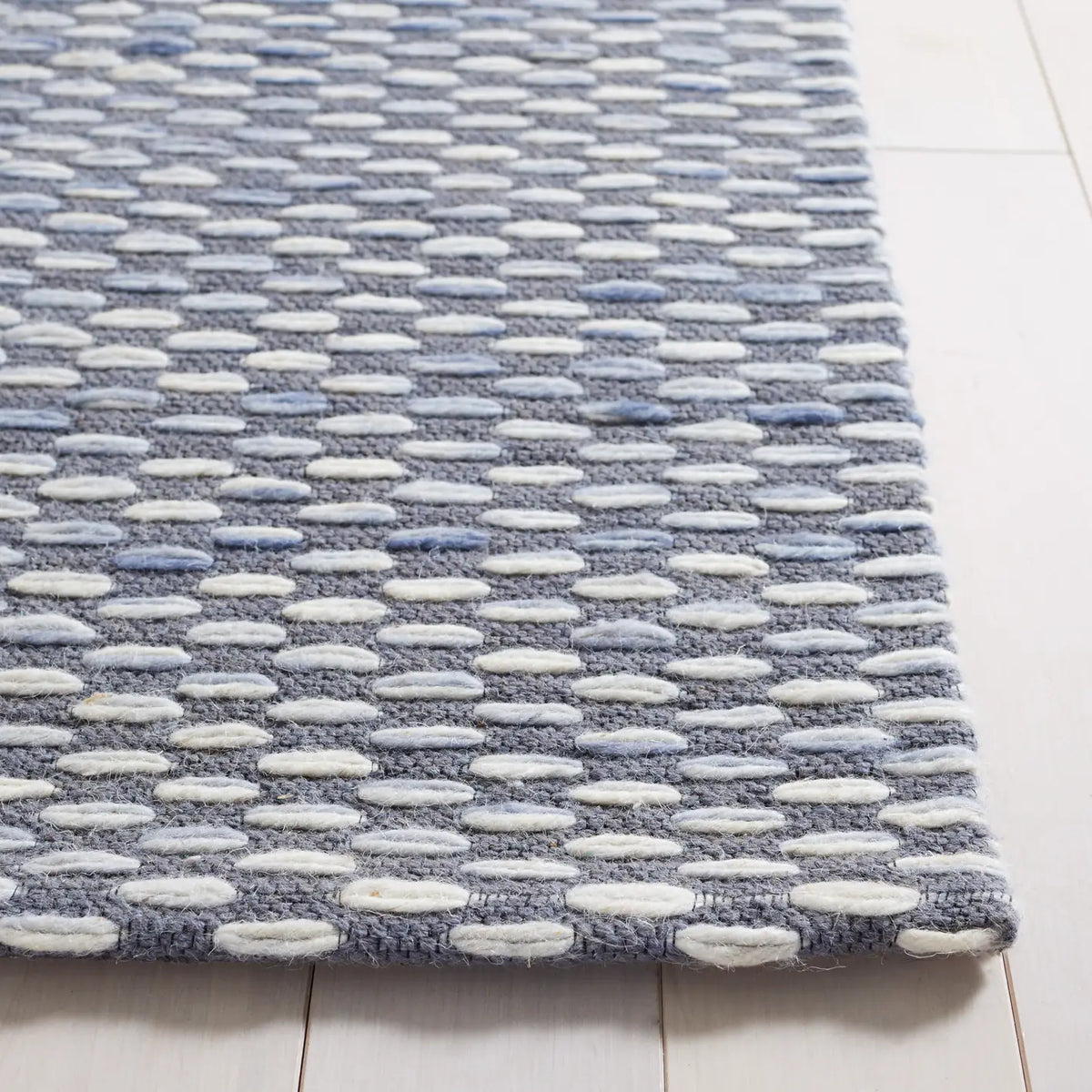 Safavieh Marbella 4'-0" x 6'-0" Rug in Grey / Beige