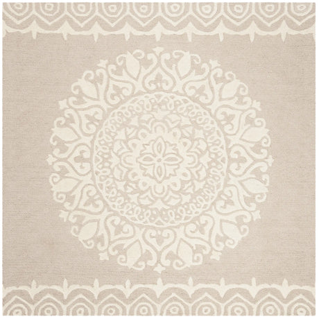 Safavieh Bella 5'-0" x 5'-0" Rug in Beige / Ivory