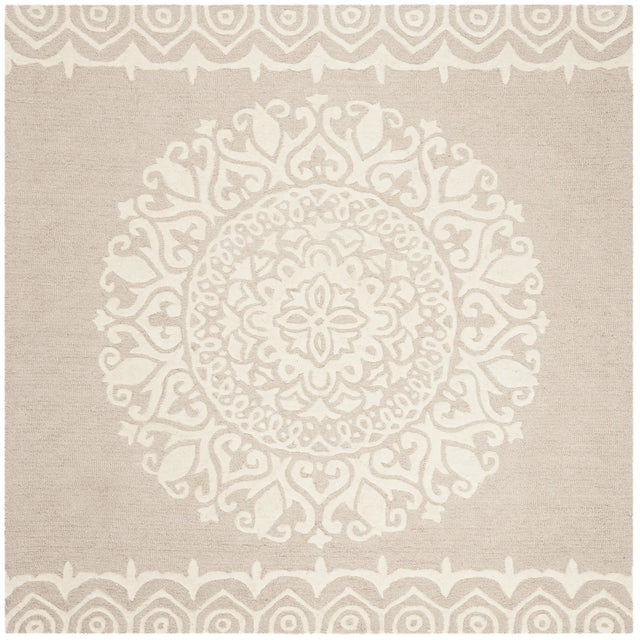 Safavieh Bella 5'-0" x 5'-0" Rug in Beige / Ivory