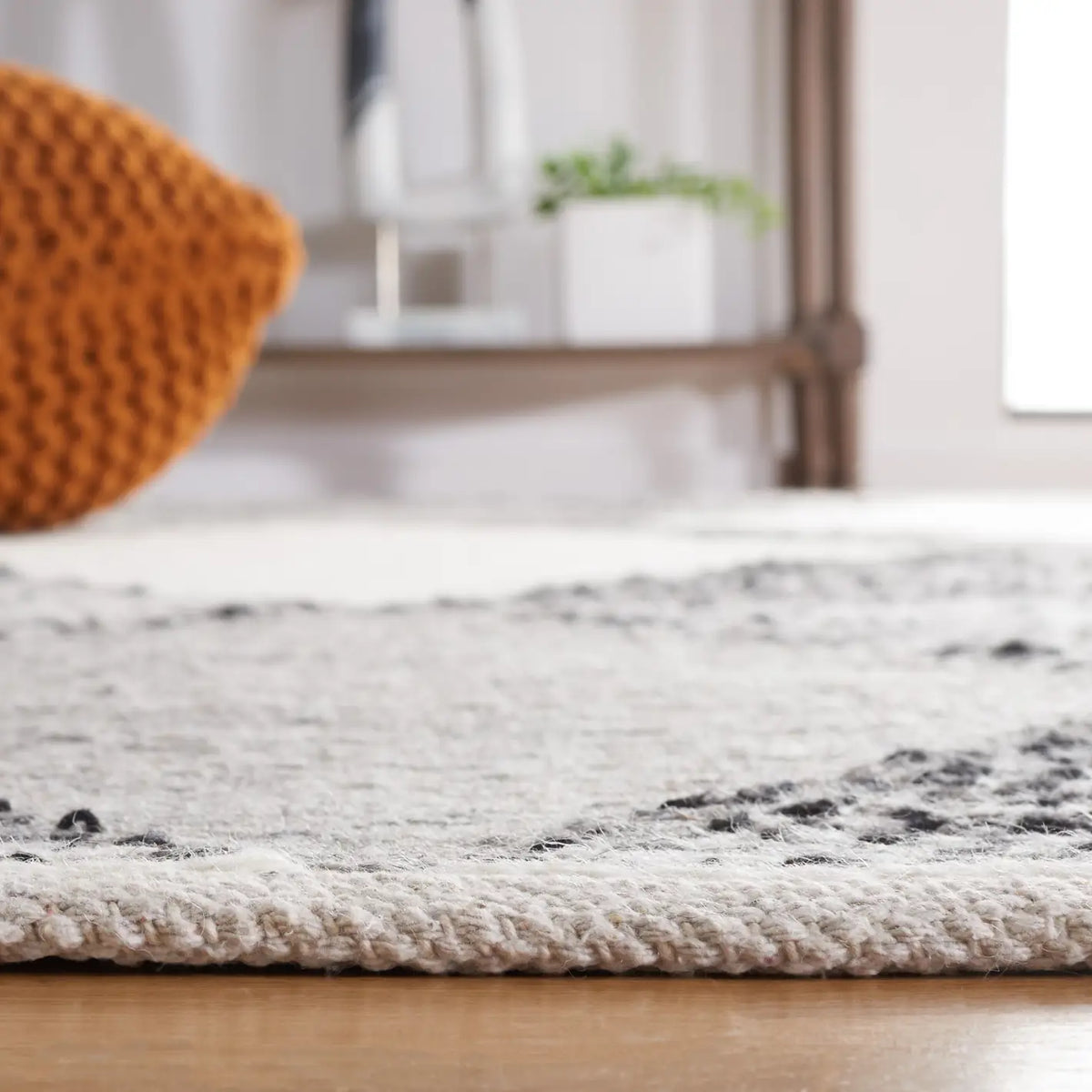 Safavieh Natura 4'-0" x 6'-0" Rug in Ivory / Grey