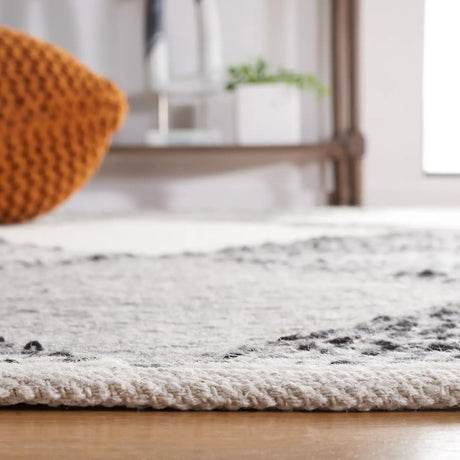 Safavieh Natura 4'-0" x 6'-0" Rug in Ivory / Grey